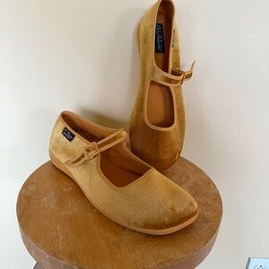 Chic Gold Mustard Yellow Velvet Women's Mary Jane Loafer